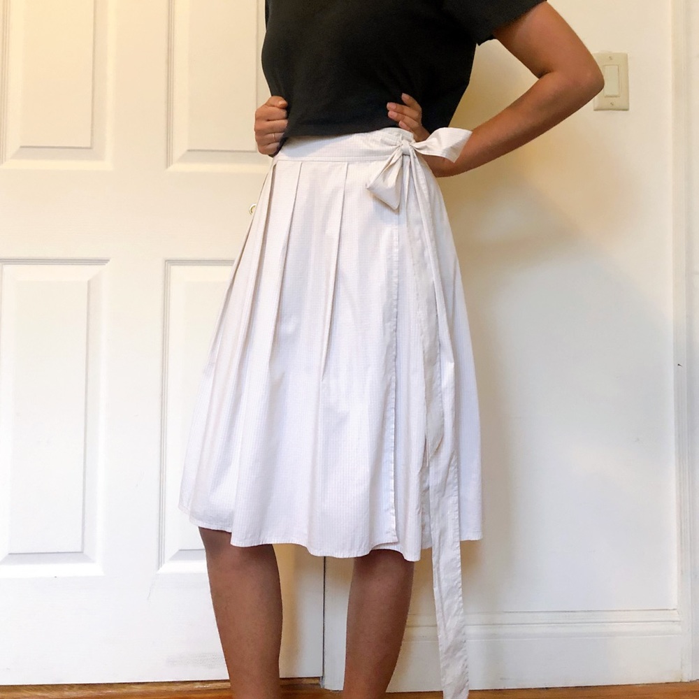 Theory wrap skirt bow small white peach tan 4 SK